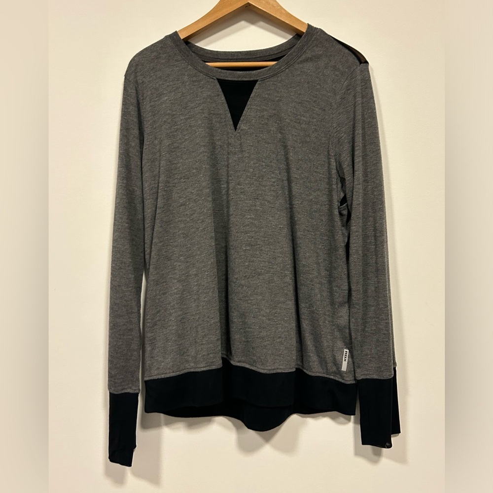 Long sleeve shirt with mesh